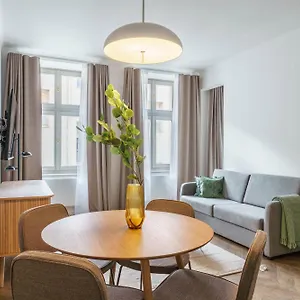 Limehome Halkova Aparthotel Prague